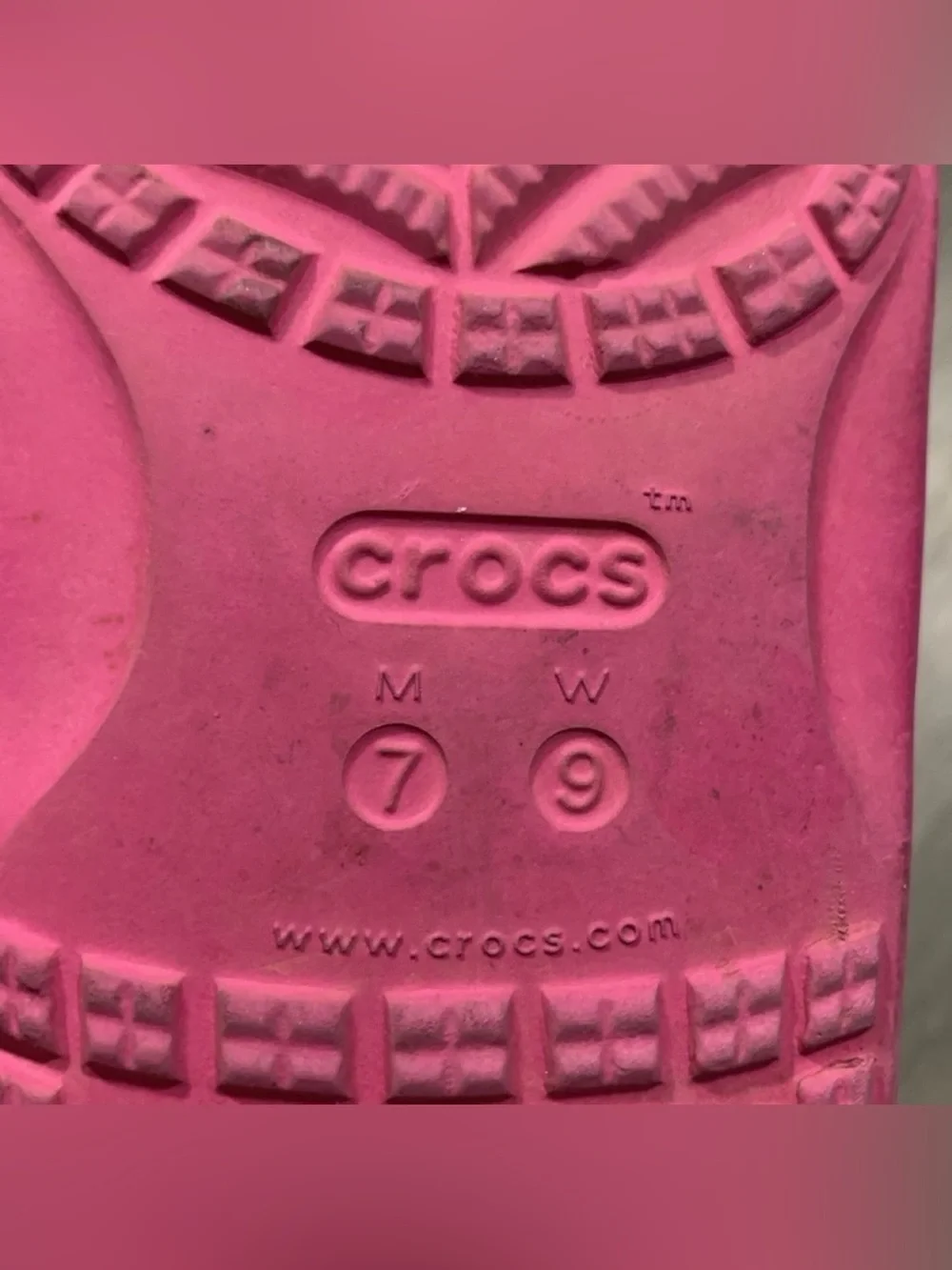 Crocs Sandals‎ Classic Unisex Adult Two Strap Pink Lightweight Slip-On size 9
